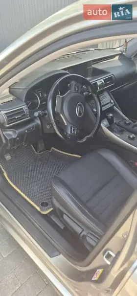 Lexus IS 2017