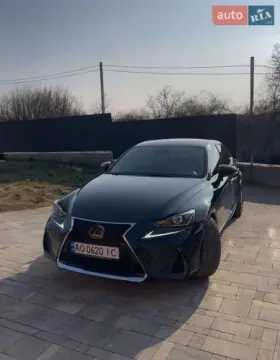 Lexus IS 2020