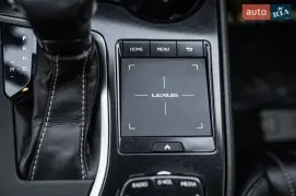 Lexus UX 2019