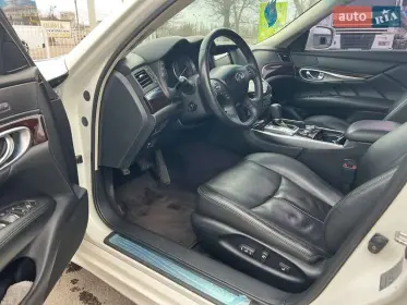 Infiniti M37 2010