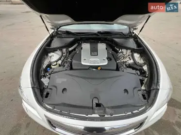 Infiniti M37 2010