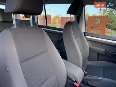 Volkswagen Touran 2011