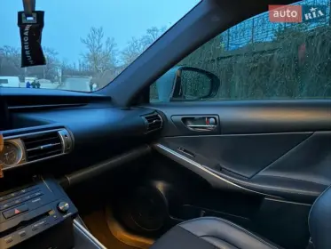 Lexus IS 2016