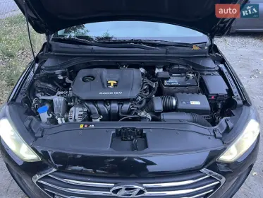 Hyundai Elantra 2018