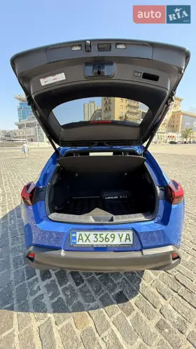 Lexus UX 2020