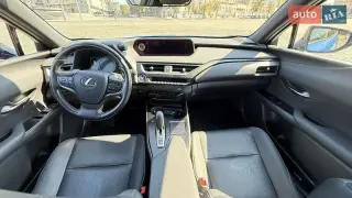 Lexus UX 2020
