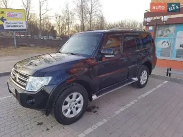Mitsubishi Pajero Wagon 2010