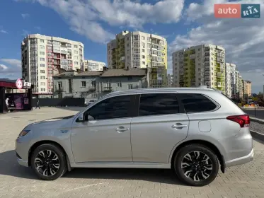 Mitsubishi Outlander 2018