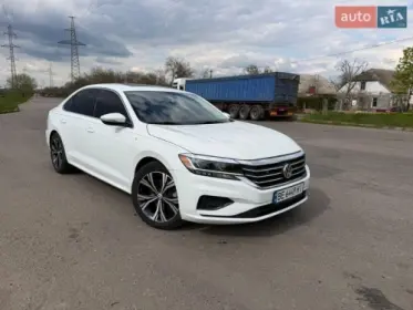 Volkswagen Passat 2021