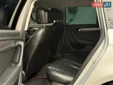 Volkswagen Passat 2011