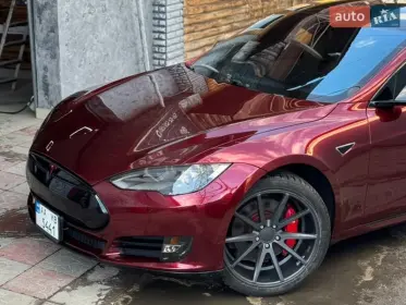 Tesla Model S 2014