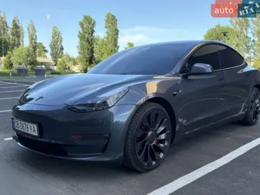 Tesla Model 3 2022