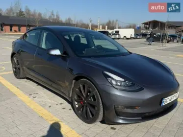 Tesla Model 3 2020