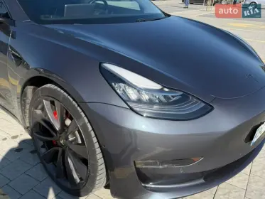 Tesla Model 3 2020