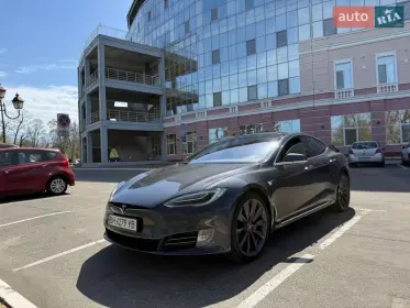 Tesla Model S 2016