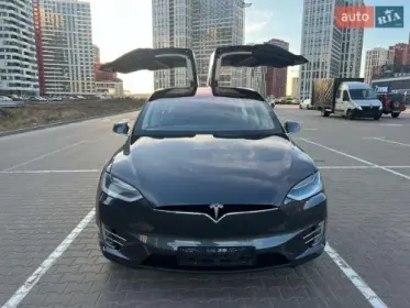 Tesla Model X 2018