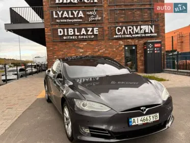 Tesla Model S 2015