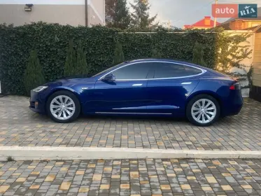 Tesla Model S 2016
