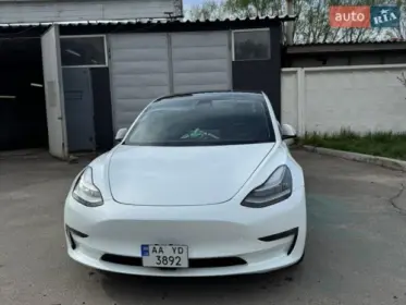 Tesla Model 3 2021