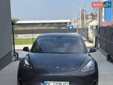 Tesla Model 3 2021