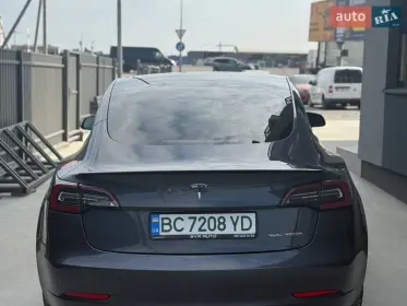 Tesla Model 3 2021