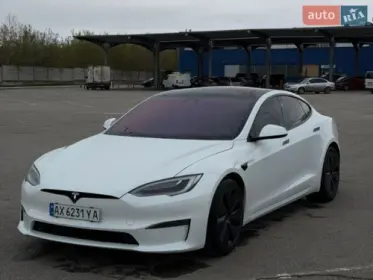 Tesla Model S 2021