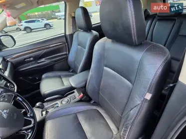 Mitsubishi Outlander 2015