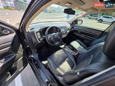 Mitsubishi Outlander 2015