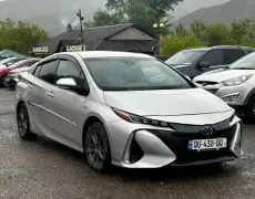 Тойота Приус Прайм