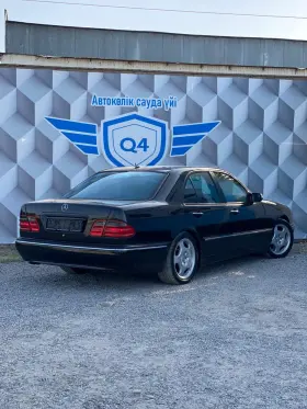 1999 Mercedes-Benz E200