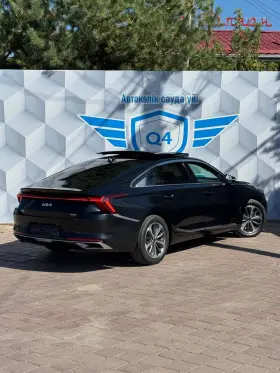 2022 Kia K8