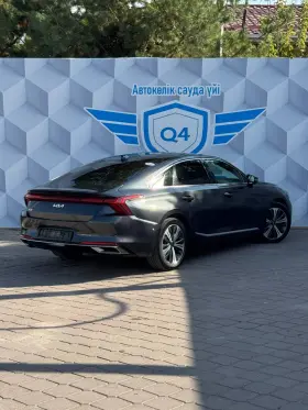 2021 Kia K8