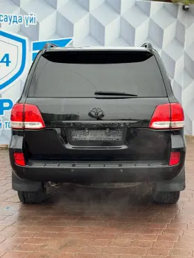 2011 Toyota Land Cruiser