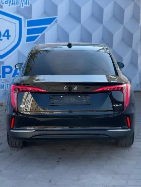 2025 Hongqi E-QM5