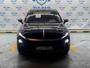 2025 Hongqi E-QM5