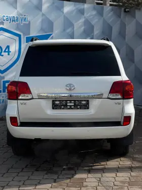 2013 Toyota Land Cruiser