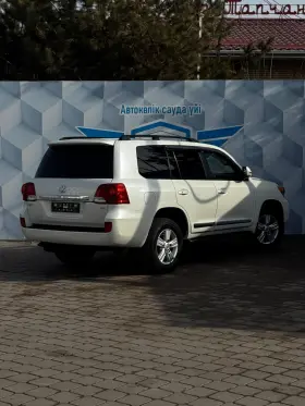 2013 Toyota Land Cruiser