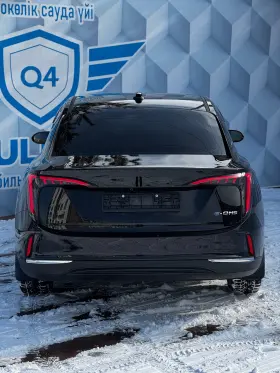 2025 Hongqi E-QM5