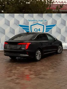 2024 Hongqi E-QM5