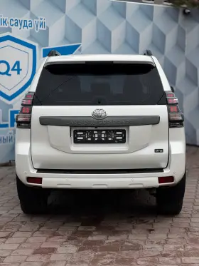 2017 Toyota Land Cruiser Prado