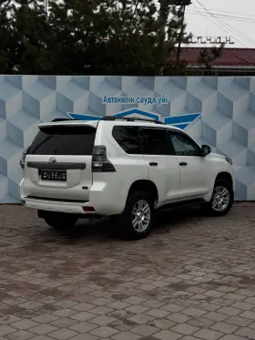 2017 Toyota Land Cruiser Prado