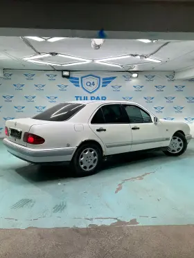 1997 Mercedes-Benz 210