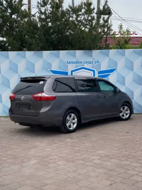 2018 Toyota Sienna