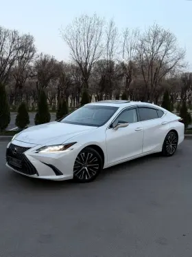 2022 Lexus