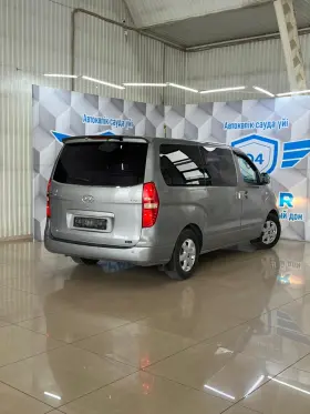 2011 Hyundai Starex