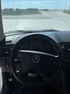1998 Mercedes-Benz E200