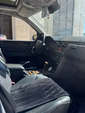 1998 Mercedes-Benz E200