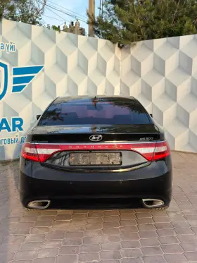 2012 HYUNDAI GRANDEUR