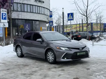 Toyota Camry 2021
