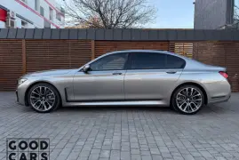 BMW 740i